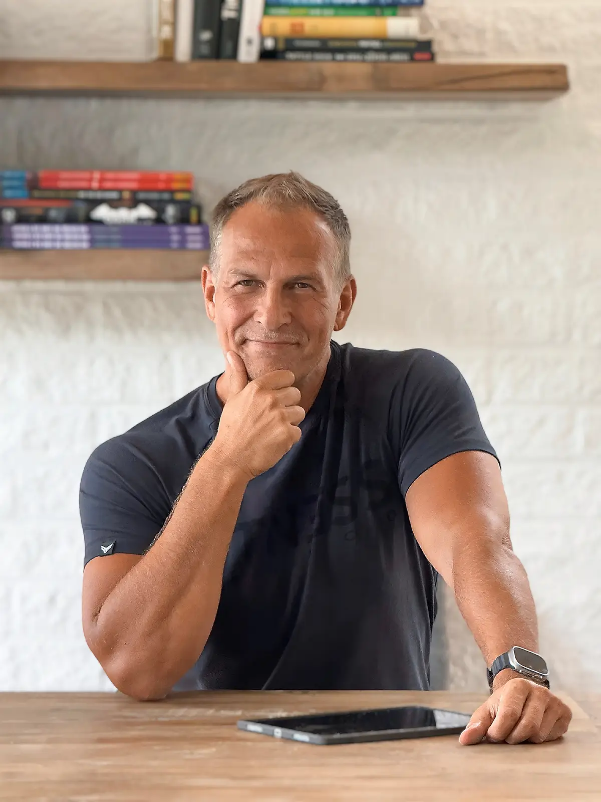 Achim Loobes – Solo App Developer & UX/UI Designer behind VigiGym Portrait of Achim Loobes, the Solo App Developer & UX/UI Designer behind VigiGym